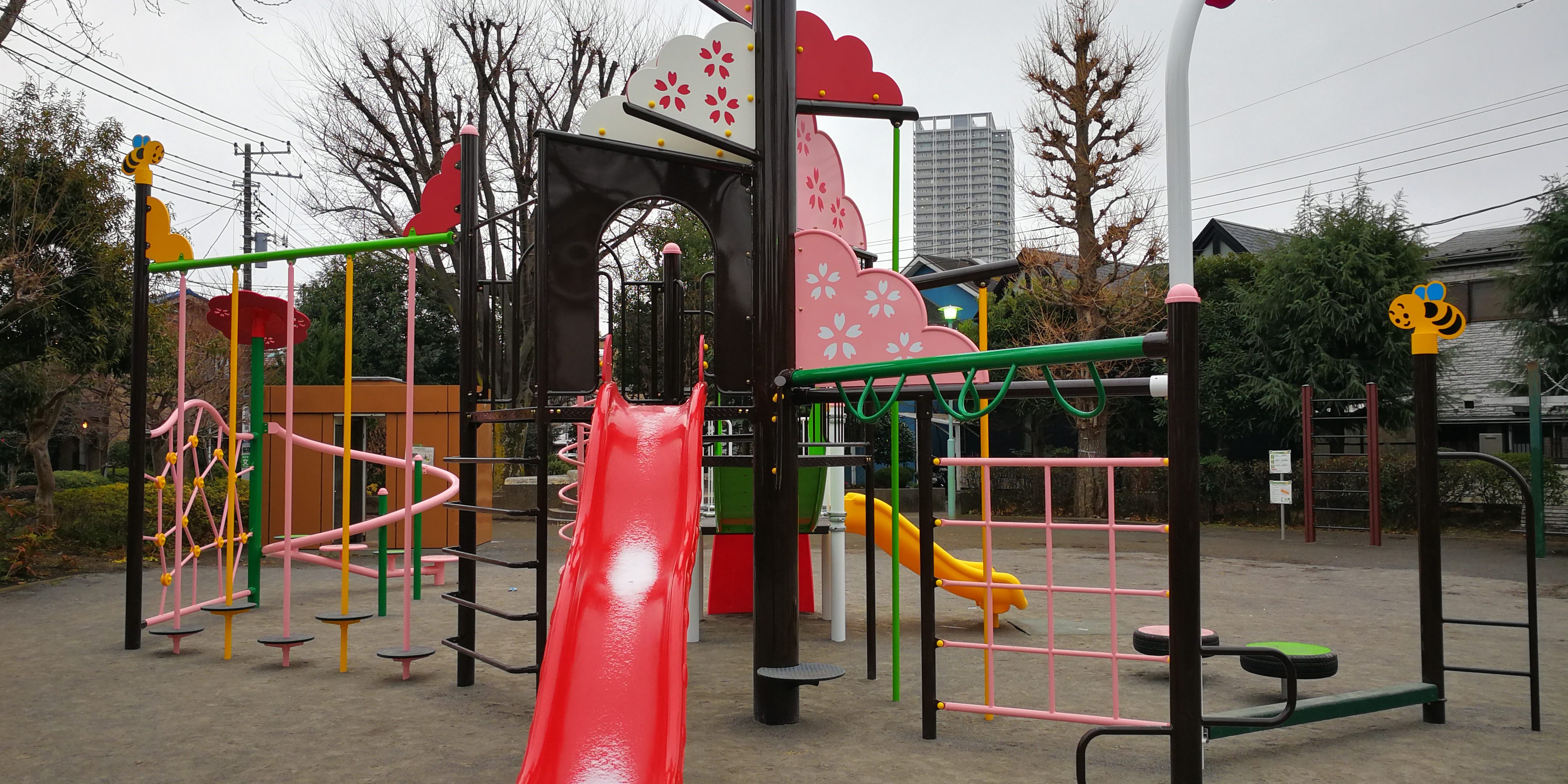 八雲台公園 対象年齢に合わせて遊べる2つの広場がある公園 調布市八雲台 アラフォーパパの日常きまぐれちょいメモ役立ちブログ