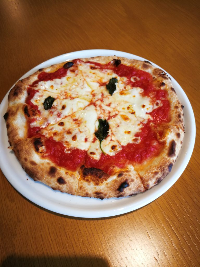 美味しいピザが食べられる「マンドリアーノ」