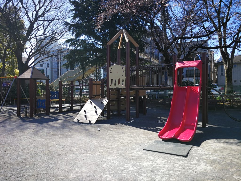 【上布田公園】の複合遊具