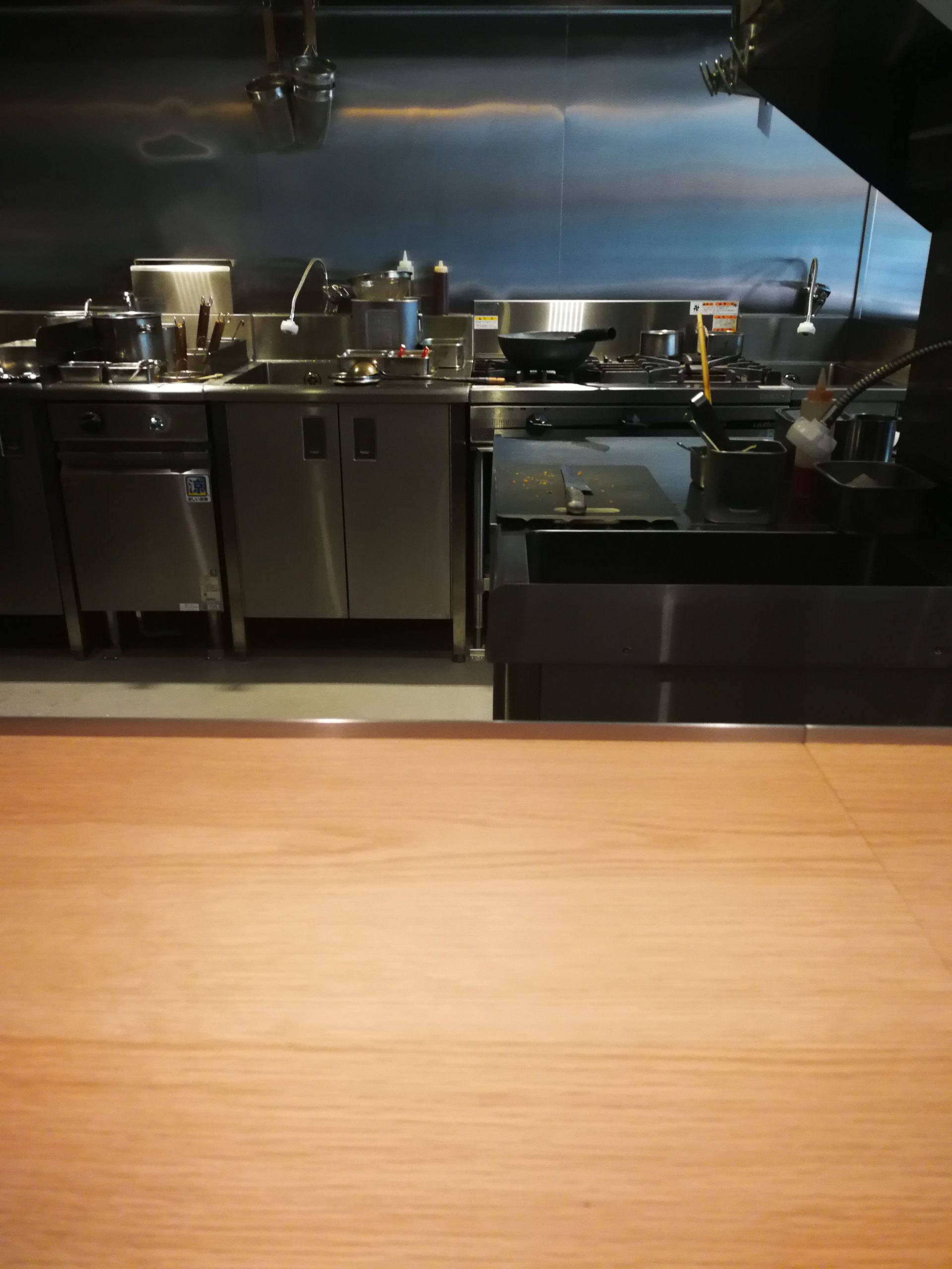 rouhe-noodle-parlor-introspection-01
