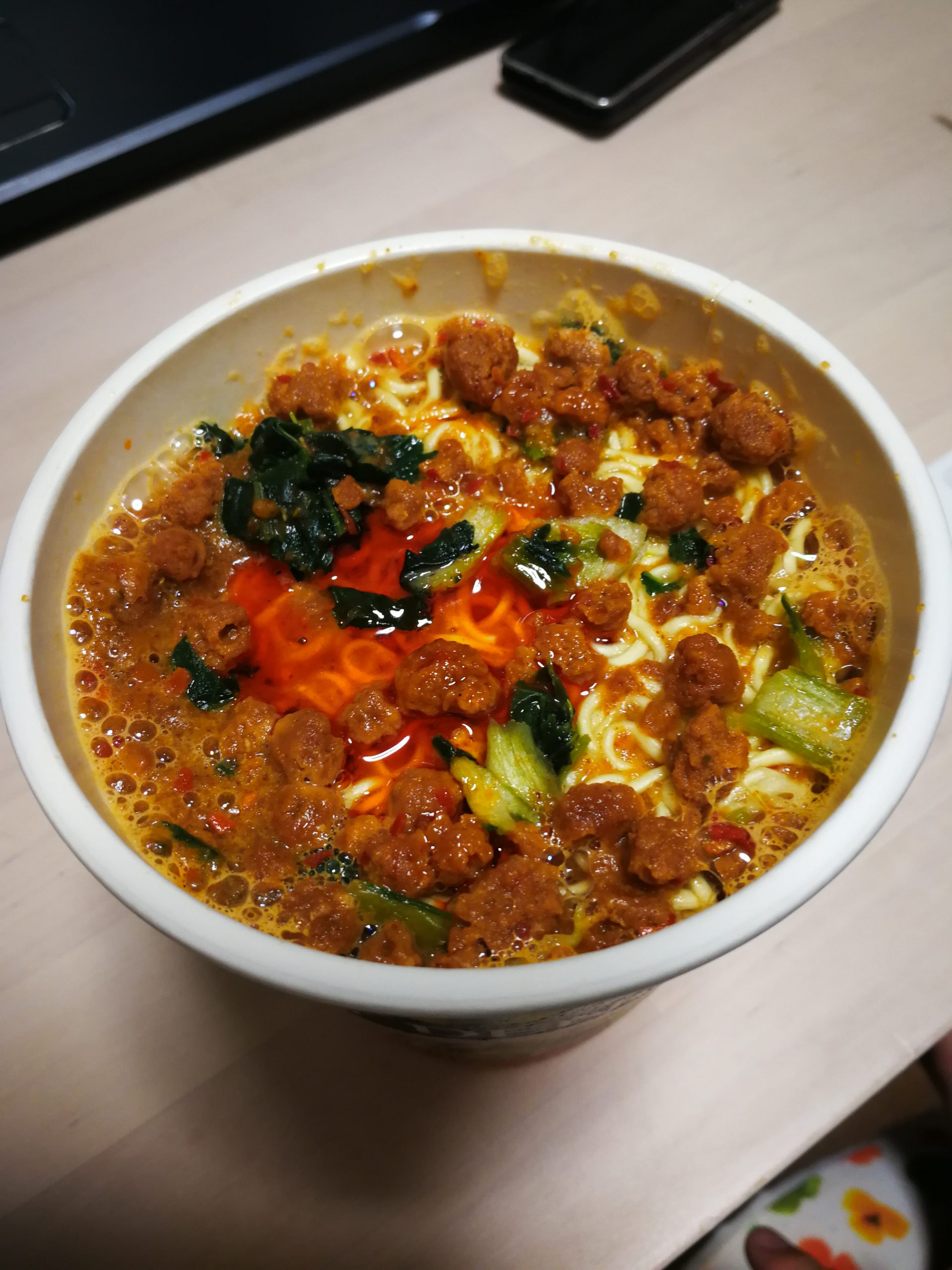175do-deno-tantanmen-cup-noodle-04