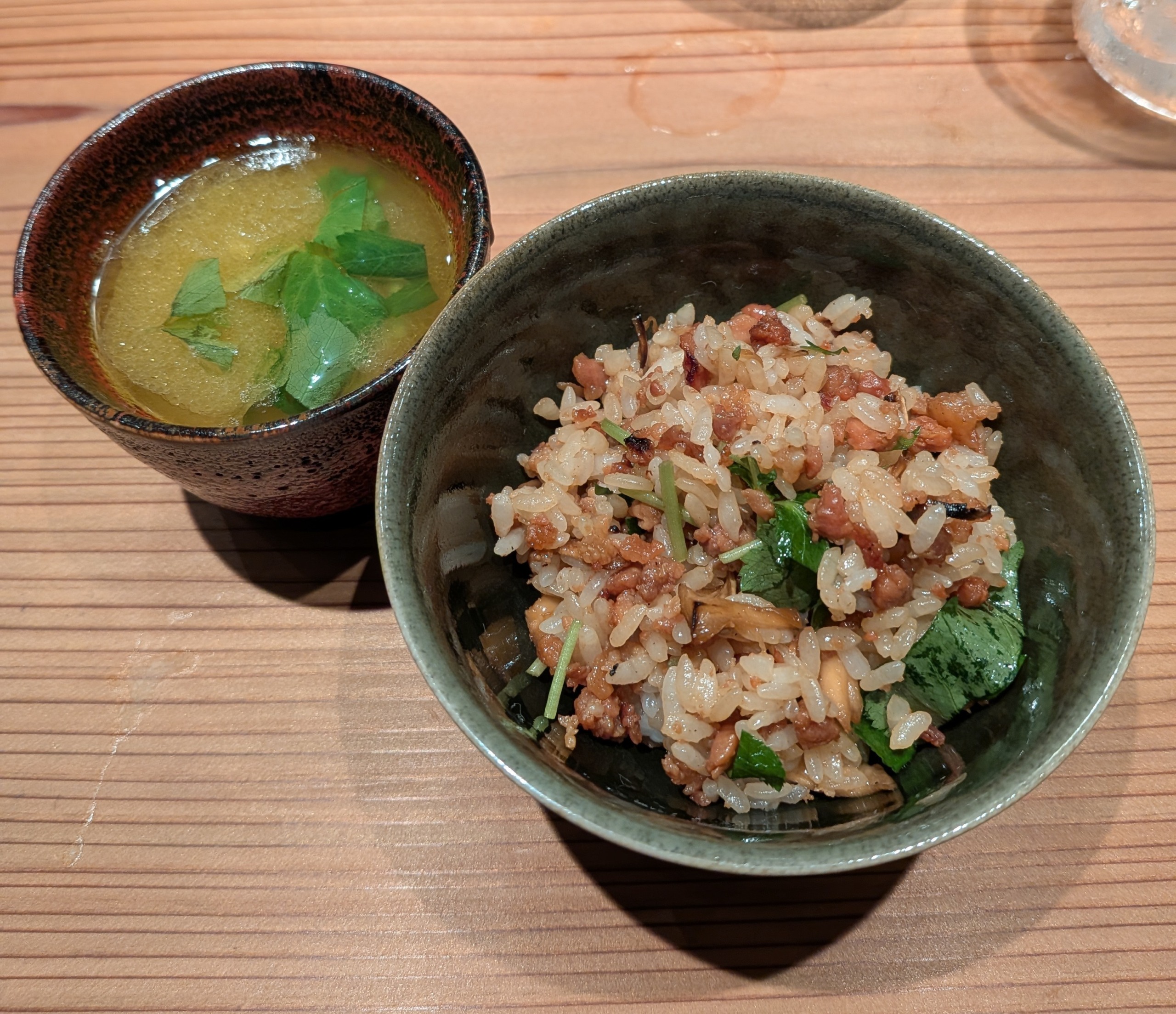 関内 串焼 大紀 ほっとする鶏スープと炊き込みご飯
